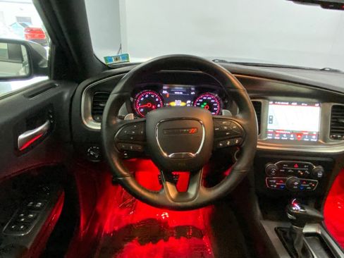 Used 2018 Dodge Charger R/T image 37