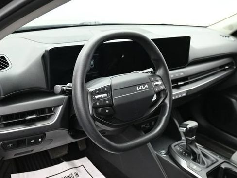Used 2025 Kia K4 FWD image 16