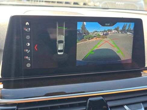 Used 2018 BMW 530e RWD image 28