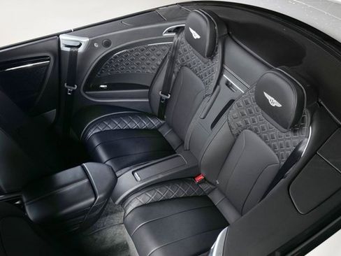 Used 2021 Bentley Continental GT V8 image 24