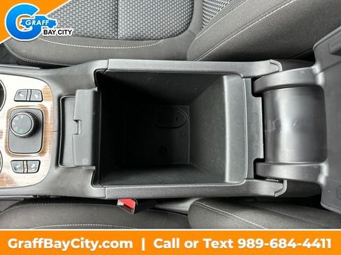 Used 2020 GMC Acadia SLE w/ Driver Convenience Package image 24