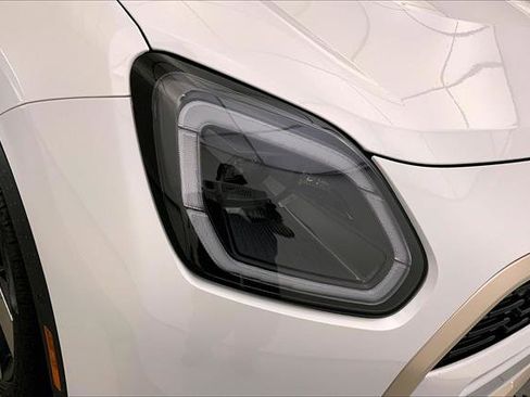 Certified 2025 MINI Cooper Countryman S w/ Comfort Package Max image 27