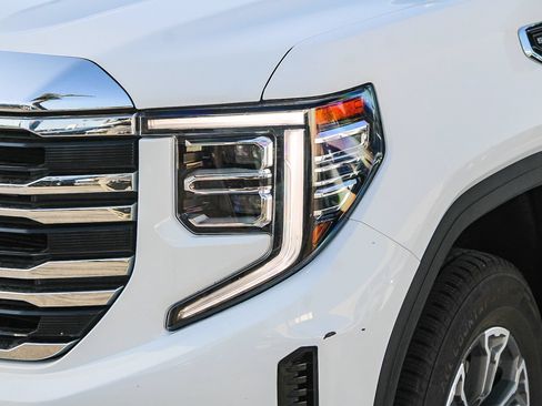 Used 2025 GMC Sierra 1500 SLT RWD image 10