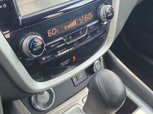 Used 2018 Nissan Murano S FWD image 28