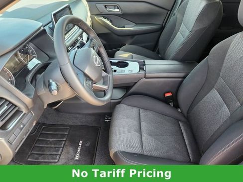 Certified 2025 Nissan Rogue SV image 11