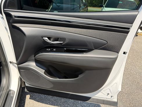 Certified 2022 Hyundai Tucson Limited AWD/4WD image 15