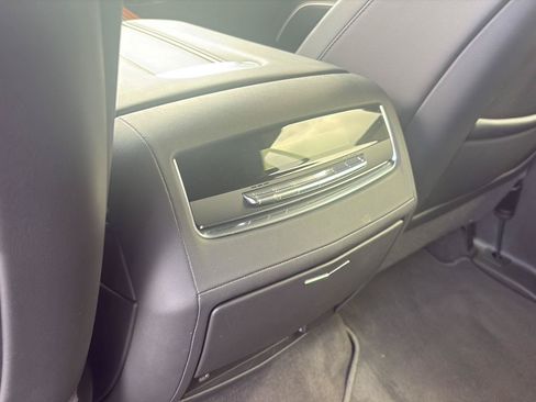 Used 2022 Cadillac Escalade ESV Premium Luxury AWD/4WD image 30
