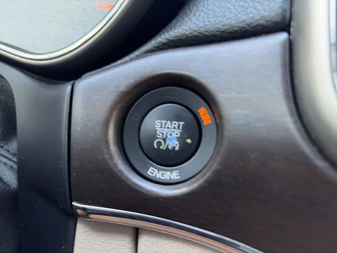 Used 2016 Jeep Grand Cherokee Limited w/ Luxury Group II image 26