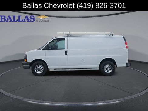 Used 2015 GMC Savana 2500 RWD image 5