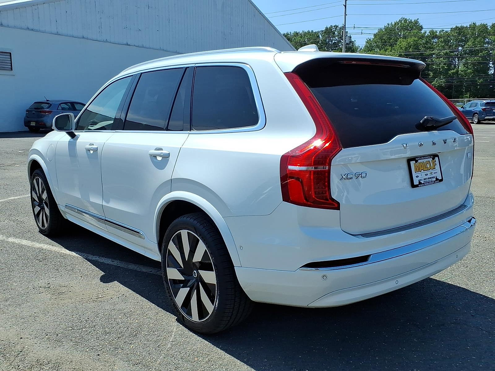 Used 2024 Volvo XC90 T8 Plus w/ Protection Package Premier AWD/4WD image 4