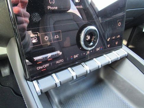 New 2026 GMC Terrain Elevation w/ Elevation Premium Package AWD/4WD image 19