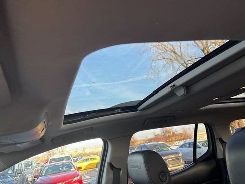 Used 2018 GMC Acadia Denali image 31