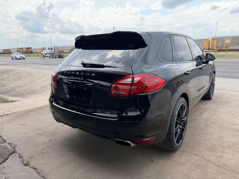 Used 2014 Porsche Cayenne S image 23