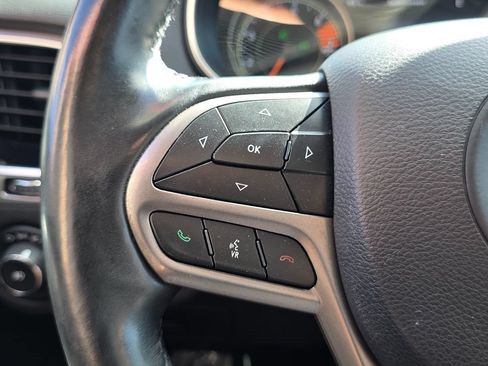 Used 2019 Jeep Cherokee Limited FWD image 33