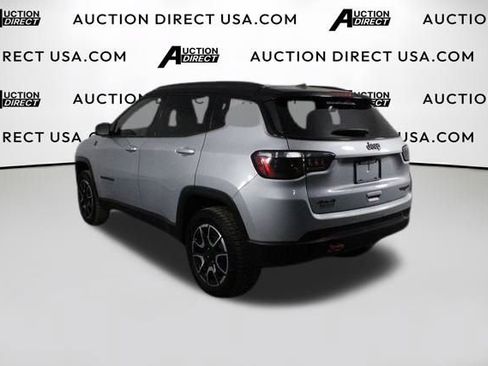 Used 2024 Jeep Compass Trailhawk AWD/4WD image 8