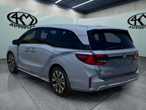 Used 2025 Honda Odyssey Elite image 5