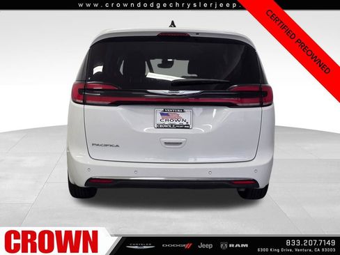 Certified 2024 Chrysler Pacifica Touring-L image 6