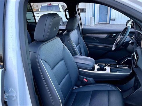 Used 2025 Buick Enclave Sport Touring image 30