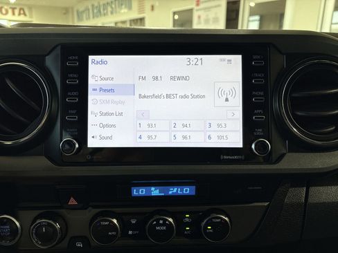 Certified 2022 Toyota Tacoma TRD Off-Road w/ Technology Package AWD/4WD image 17