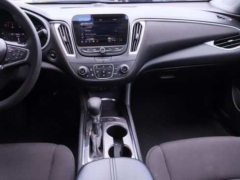 Used 2024 Chevrolet Malibu LT FWD image 11