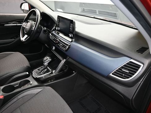 Used 2023 Kia Seltos S image 37