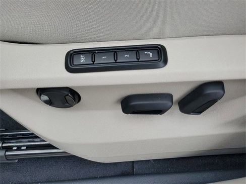 New 2025 Volkswagen Atlas SEL Premium R-Line image 21