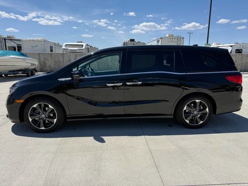 Used 2024 Honda Odyssey Elite image 6