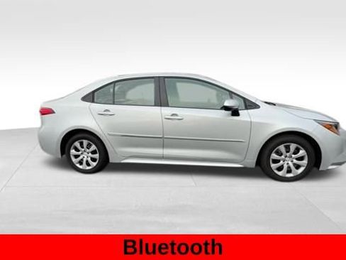 Used 2025 Toyota Corolla LE image 8