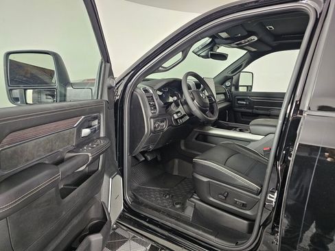 New 2026 RAM 3500 Laramie AWD/4WD image 22