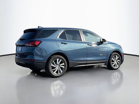 Used 2024 Chevrolet Equinox LT image 2