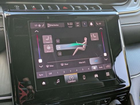 New 2025 Jeep Grand Cherokee Altitude image 20