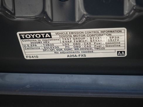 Used 2025 Toyota Camry SE FWD image 26