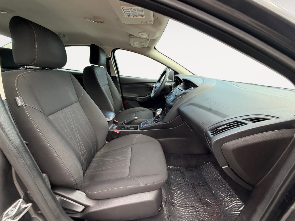 Used 2016 Ford Focus SE FWD image 11