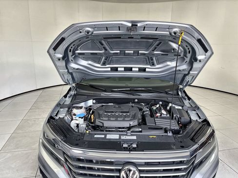 Used 2020 Volkswagen Passat 2.0T SE w/ Sunroof Package FWD image 18