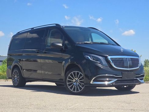 Used 2023 Mercedes-Benz Metris Passenger image 2