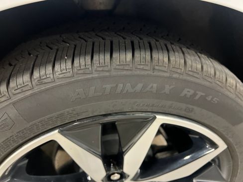 Used 2024 Chevrolet Malibu RS FWD image 11