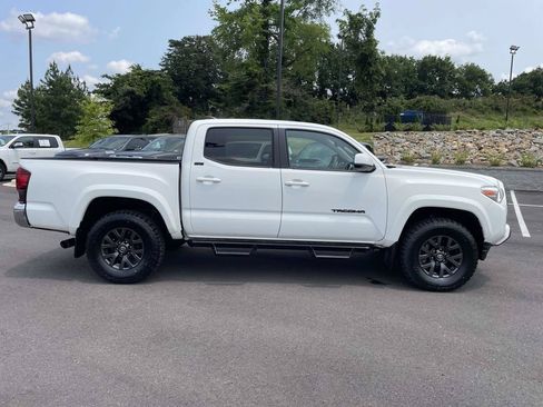 Used 2023 Toyota Tacoma SR5 RWD image 2
