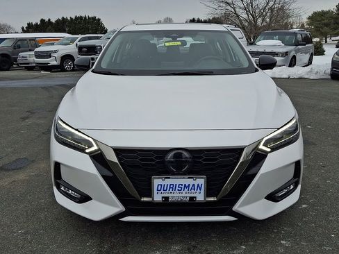 Used 2022 Nissan Sentra SR w/ SR Premium Package image 2