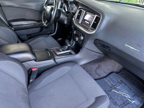 Used 2018 Dodge Charger SXT w/ Blacktop Package RWD image 14