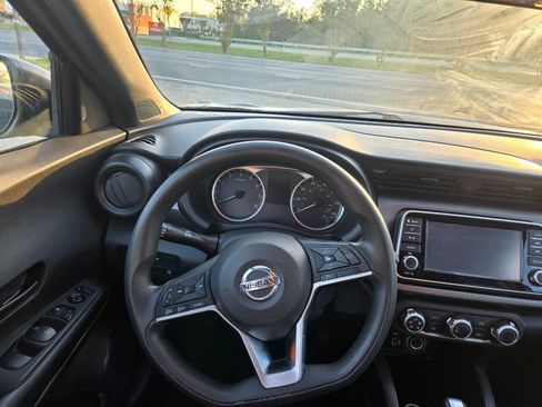 Used 2020 Nissan Kicks S FWD image 29