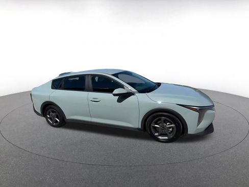 Used 2025 Kia K4 FWD image 2