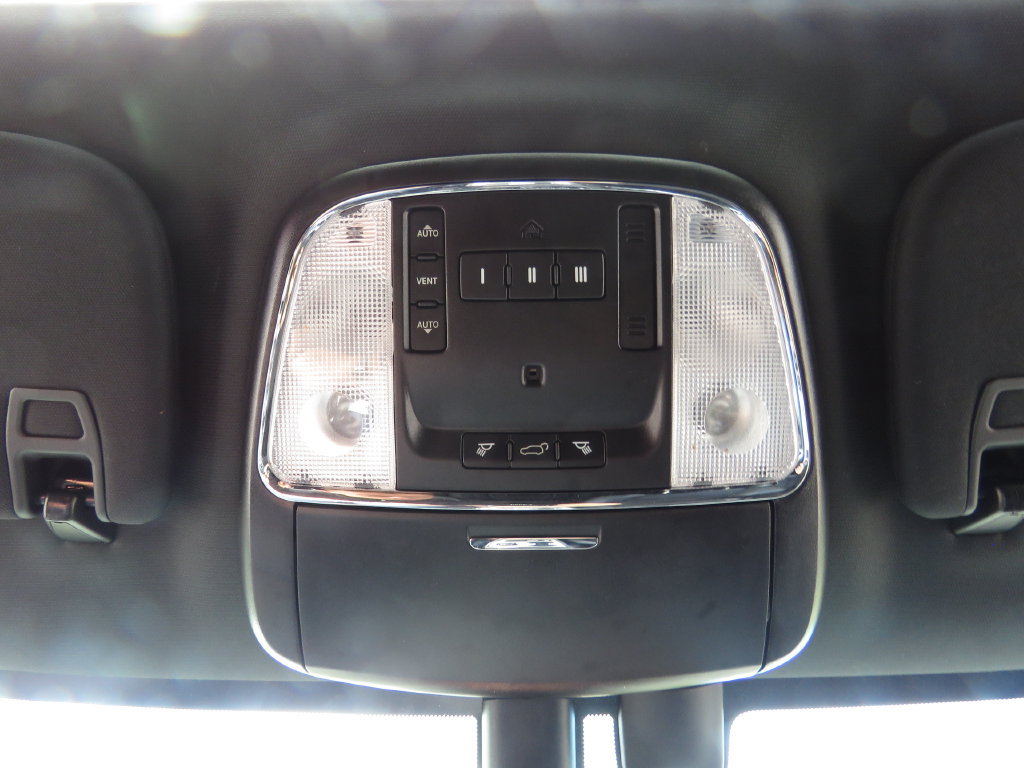 Used 2018 Jeep Grand Cherokee Altitude AWD/4WD image 28