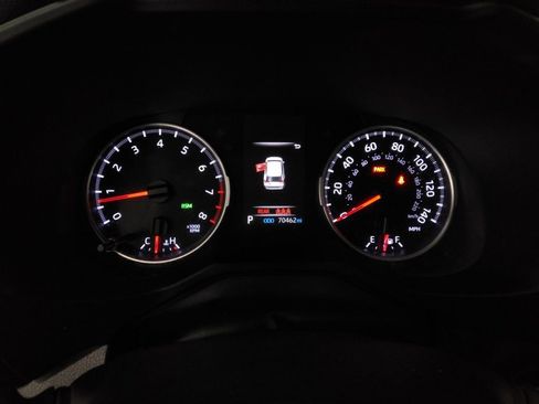 Used 2020 Toyota RAV4 XLE image 18