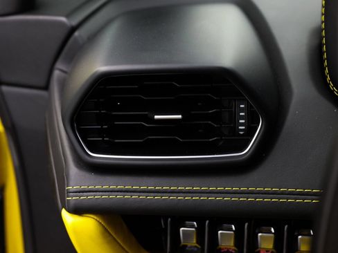 Used 2020 Lamborghini Huracan EVO RWD image 44