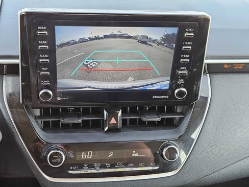 Used 2021 Toyota Corolla LE image 18