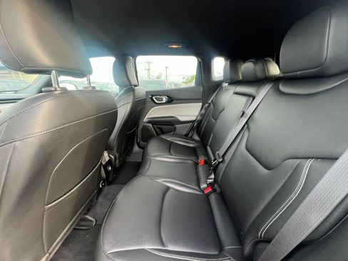 Used 2025 Jeep Compass Limited image 25