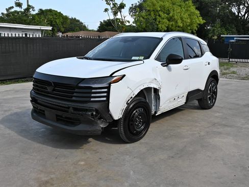 Used 2026 Nissan Kicks SV AWD/4WD image 2
