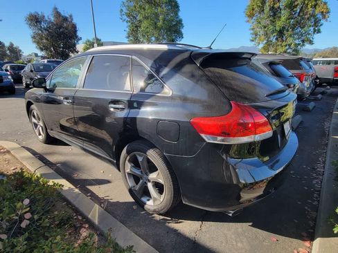 Used 2011 Toyota Venza w/ Premium Pkg #2 FWD image 4