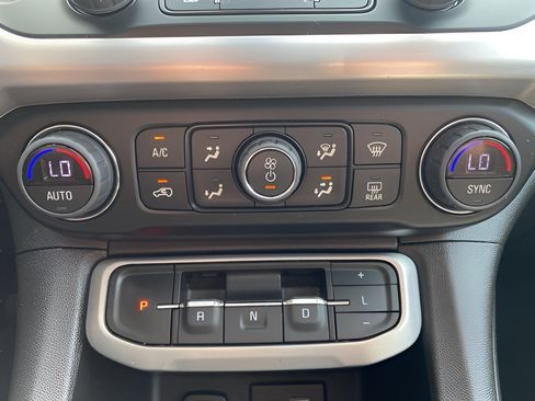 Used 2023 GMC Acadia SLE w/ Driver Convenience Package image 23