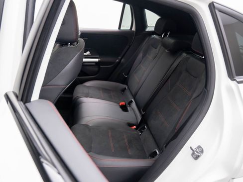 Used 2025 Mercedes-Benz GLA 250 image 18